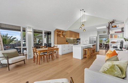 Belmont Casa | Comfort, Space & Coastal Lifestyle