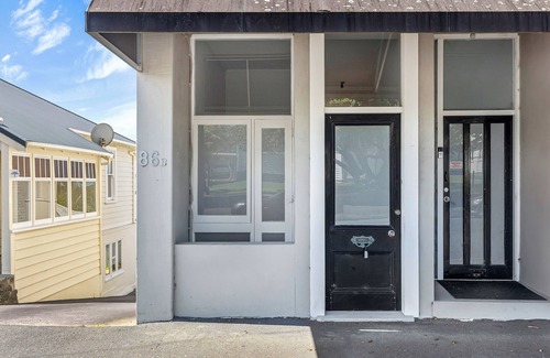 Stanley Point Apartamento | This apartment is a 1 bedroom(s), 1 bathrooms, located in Stanley Point, Auckland.