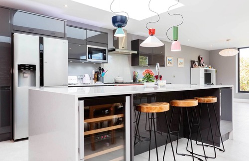 West Hill Casa | Fantástica casa moderna y bellamente decorada con amplio jardín (Veeve)