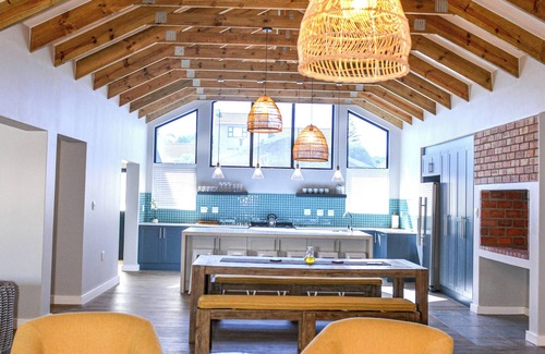 Langebaan Casa | Relájese con estilo en Bessie, la casa de vacaciones más acogedora de Langebaan