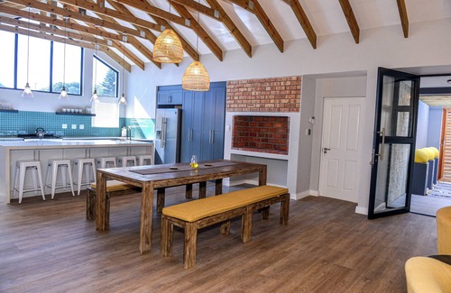 Langebaan Casa | Relájese con estilo en Bessie, la casa de vacaciones más acogedora de Langebaan