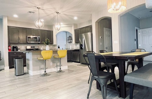 Enterprise Casa | Best 3-Story Home in Vegas - 9mins to Everything!