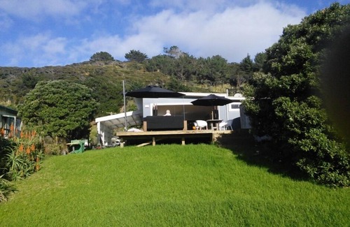 Te Akau Casa | Kiwi Bach Clásico - Puerto Waikato