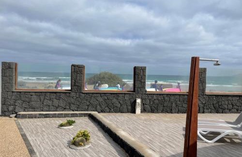 Urbanizacion Famara Casa | best beach house in Lanzarote