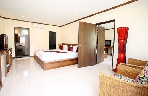Cherngtalay Complejo | Best Budget Hotel in Bang Tao Beach, 100 Meters Away from the Beach.