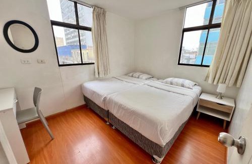 Cercado de Lima Apartamento | Best Central Lima Stay with city view