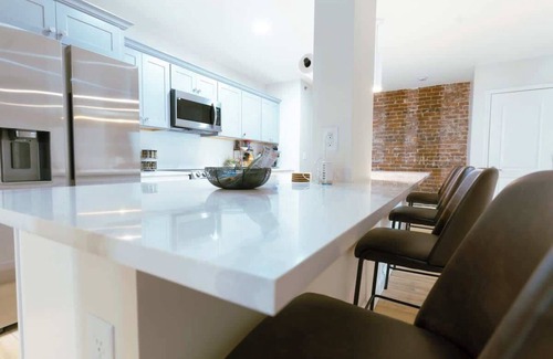 Downtown Apartamento | Best Downtown Lexington location! + free parking