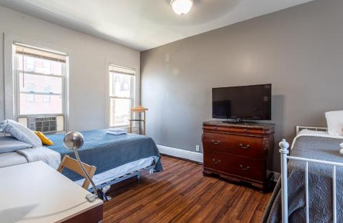 Ironbound District Casa | Best Home To Visit NYC-Subway Access