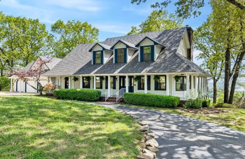 Table Rock Casa | Best Lake Tablerock Views, Private Outdoor Pool, Karaoke/Games-2 Kitchens! Secluded on a few acres!