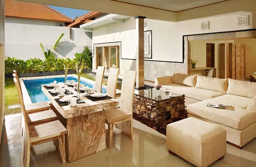 Petitenget Villa | Best location 3bdr Seminyak - 3 min from Beach clubs!