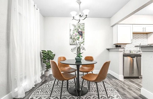 Arlington Apartamento | Best Location Downtown | Mins from AT&T, Ranger Stadium & Six Flags