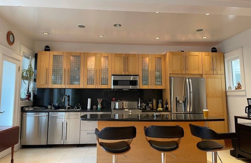 North Beach Condominio | Best Location Garden Condo in North Beach
