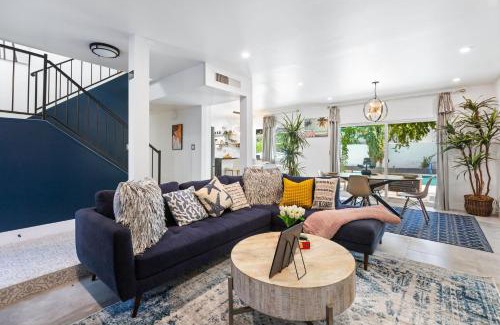 Winchester Casa | BEST LOCATION HOME w POOL - LV Convention & 3 mi STRIP & Fremont