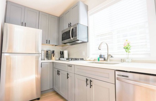 Sunnyvale Casa | Best Location | New Build | Tech | Laundry & A/C