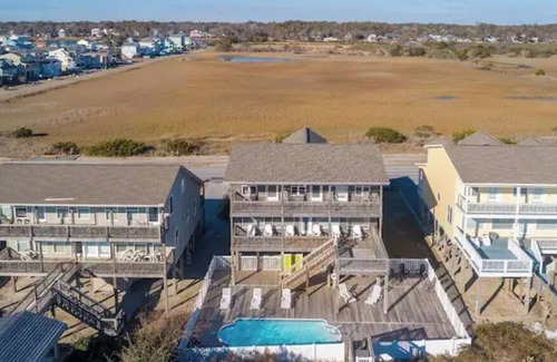 Holden Beach Cabaña | Best location on Holden Beach! OCEAN FRONT with a pool and PET FRIENDLY