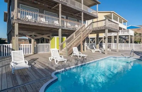 Holden Beach Cabaña | Best location on Holden Beach! OCEAN FRONT with a pool and PET FRIENDLY