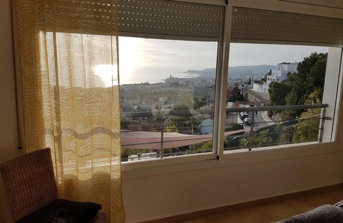 Sitges Villa | La mejor ubicación en Sitges - La maravillosa villa Sunlight, con vista al mar y a la piscina