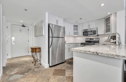 Whistler Village Condominio | BEST Location! Stunning Mountain Views, Ski-in/Ski-out, Base of both lifts!⛷🚠