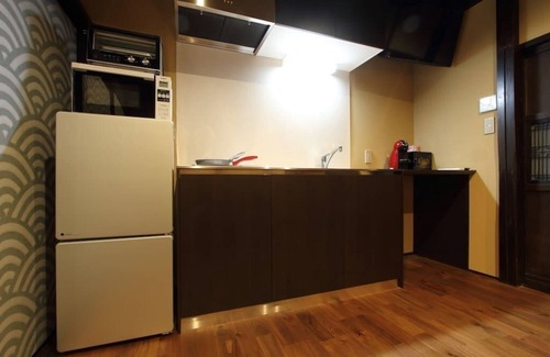 Okazaki Casa | Está completamente reservado por una casa de lujo.Tiene capacidad para 13 personas y tiene un excelente acceso a lugares de interés turístico a pie cerca de Gion.