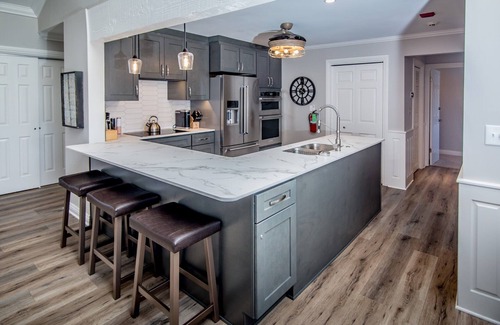 Osage Beach Condominio | ¡La mejor vista del canal principal!Condominio 3Br / 3Bath Knolls con deslizamiento GRATUITO. Piscina interior y exterior