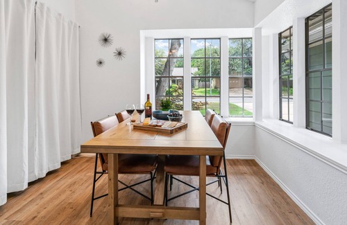 Milwood Casa | Best of ATX: Austin FC, The Domain, Live Music | Remote Workstays Welcome | Fall Getaway