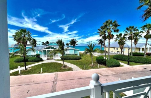 Alice Town Condominio | "OVER THE TOP" Penthouse Villa 2 habitaciones / 2 baños