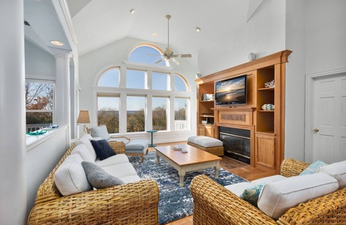 Monteray Shores Casa | Best of Both Worlds! Currituck Sound/Whalehead Beach.