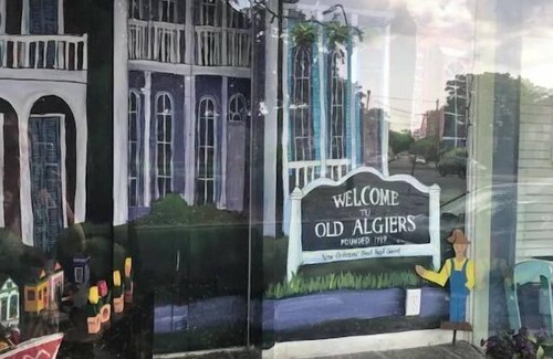Algiers Point Apartamento | Best of Both Worlds: 3 Minute Ferry Ride to FQ. Mardi Gras week available!