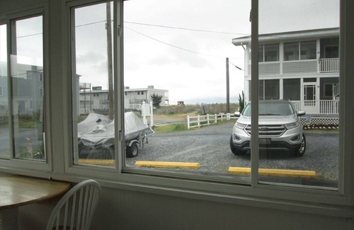 Dewey Beach Condominio | 2 BR1. 5 pasos de baño a la playa en McKinley popular