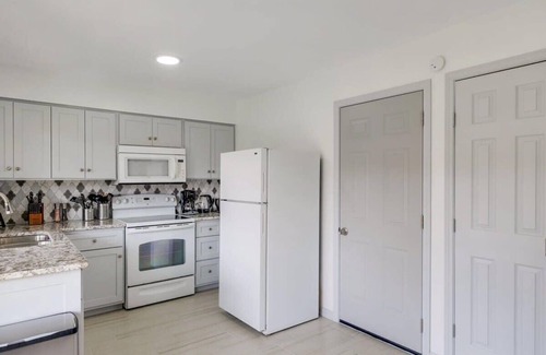 Irving Casa | Best of Irving - Yard, Firepit, Free Parking