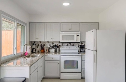 Irving Casa | Best of Irving - Yard, Firepit, Free Parking