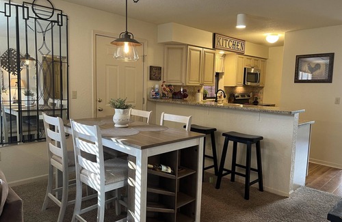 Branson Condominio | "Best of The Pointe" Lake Front~Walk-In/End Unit~Trout~Golf~Pickleball~Pool