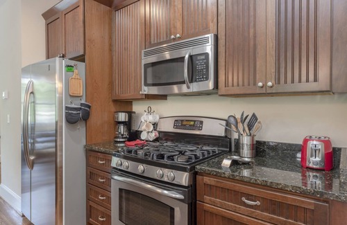 Cheshire Casa | Best of Times | Mountain View, Covered Porch & 5 Min. to Downtown Black Mtn!