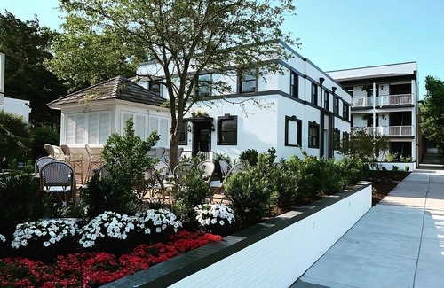 Wilmington Historic District Apartamento | Best Place to Stay in Wilmington! Pets Allowed, Pool, Near Burgwin-Wright House
