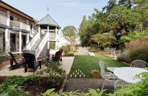 Wilmington Historic District Apartamento | Best Place to Stay in Wilmington! Pets Allowed, Pool, Near Burgwin-Wright House