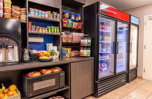 Plano Hotel | Best Place to Stay in Texas! 4 Modern Units, Pet-friendly, Full Kitchen!
