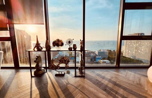 Pattaya Bay Apartamento | Best Pool with 360 View of Pattaya & Best Location