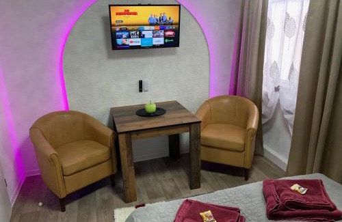 Wittenberge Apartamento | Best-Preis -Gold Suite- mit Netflix, Self-Check-In, eBike Ladestation, Fahrradraum, WLAN, Netflix und Massagesessel - direkt am Elberadweg im Herzen von Wittenberge