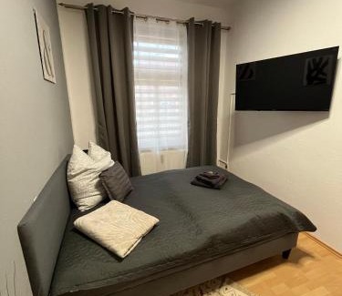 Wittenberge Apartamento | Best Preis Stadtperle 1- Stadtzentrum Wittenberge Modernes Ambiente max 3 Personen Einzelzimmer voll ausgestattet mit MagentaTV, WLAN, Waschmaschine
