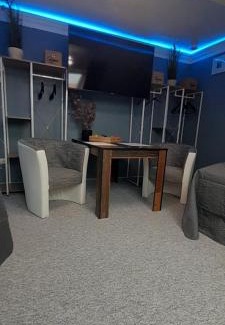 Wittenberge Apartamento | Best-Preis -VIP Lounge- mit Netflix, Self-Check-In, eBike Ladestation, Fahrradraum, WLAN und Netflix - direkt am Elberadweg im Herzen von Wittenberge