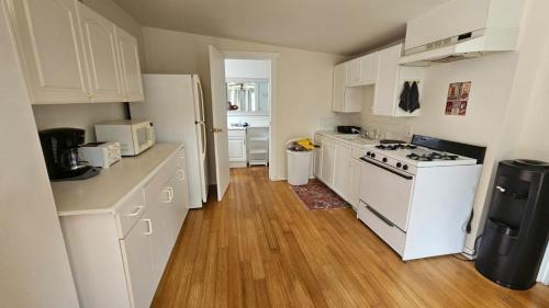 West Hollywood Casa | Best Prime Location 1 BD 1 Bath House