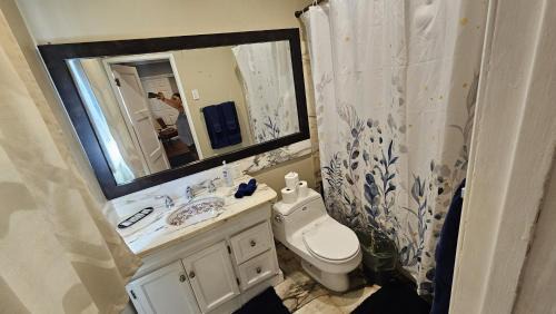 West Hollywood Casa | Best Prime Location 1 BD 1 Bath House