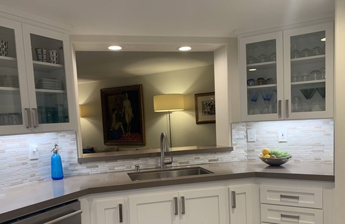 East Beach Condominio | Best SB Beach Location + Amenities . Pool Gym Tennis Garage