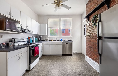 North Oakland Casa | Best skyline view of CMU/PITT Historical Oakland 5BR storybook house 3000sf