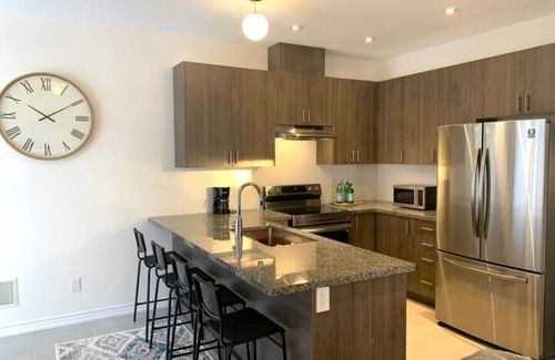Wasaga Beach Casa | Best Vacation Home with King size bed