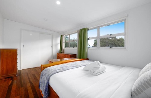 Nathan Casa | Best Value 4Beds Home Near Shops, Cafes and Forest