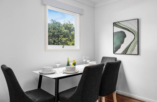 Nathan Casa | Best Value 4Beds Home Near Shops, Cafes and Forest