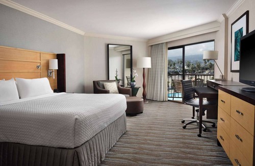 South Redondo Hotel | Best Value, Quality Stay! Pet-Friendly, Short Drive to Venice Beach Boardwalk