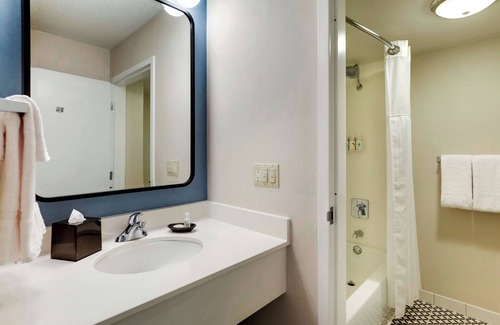 Oyster Point Complejo | Best Value, Quality Stay! Pets Allowed, Near Linden/Hillside Green Spot