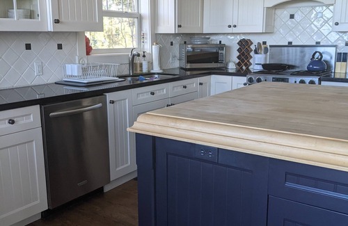 Prescott Casa | Best View in Prescott, 5 min to DT, Hot Tub, King sized bed!